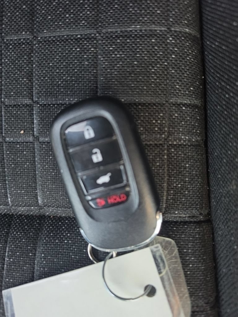 Used 2025 Honda HR-V LX image 32