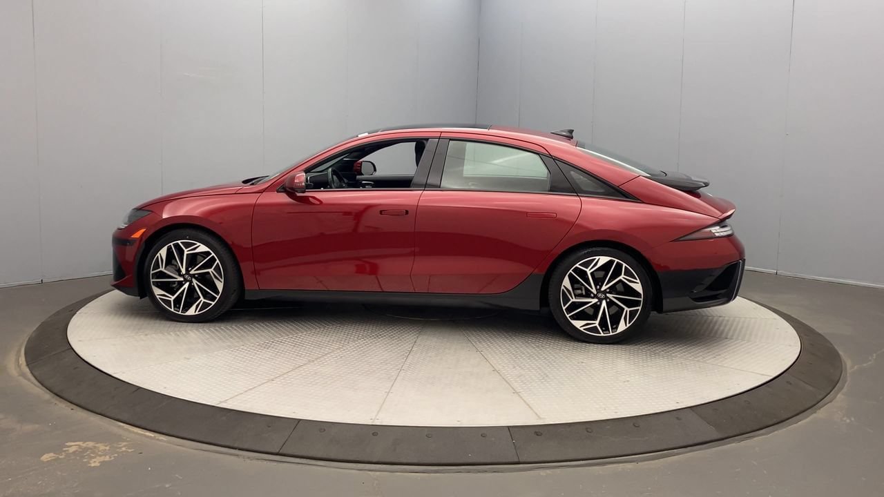 Used 2023 Hyundai Ioniq 6 Limited AWD/4WD image 2