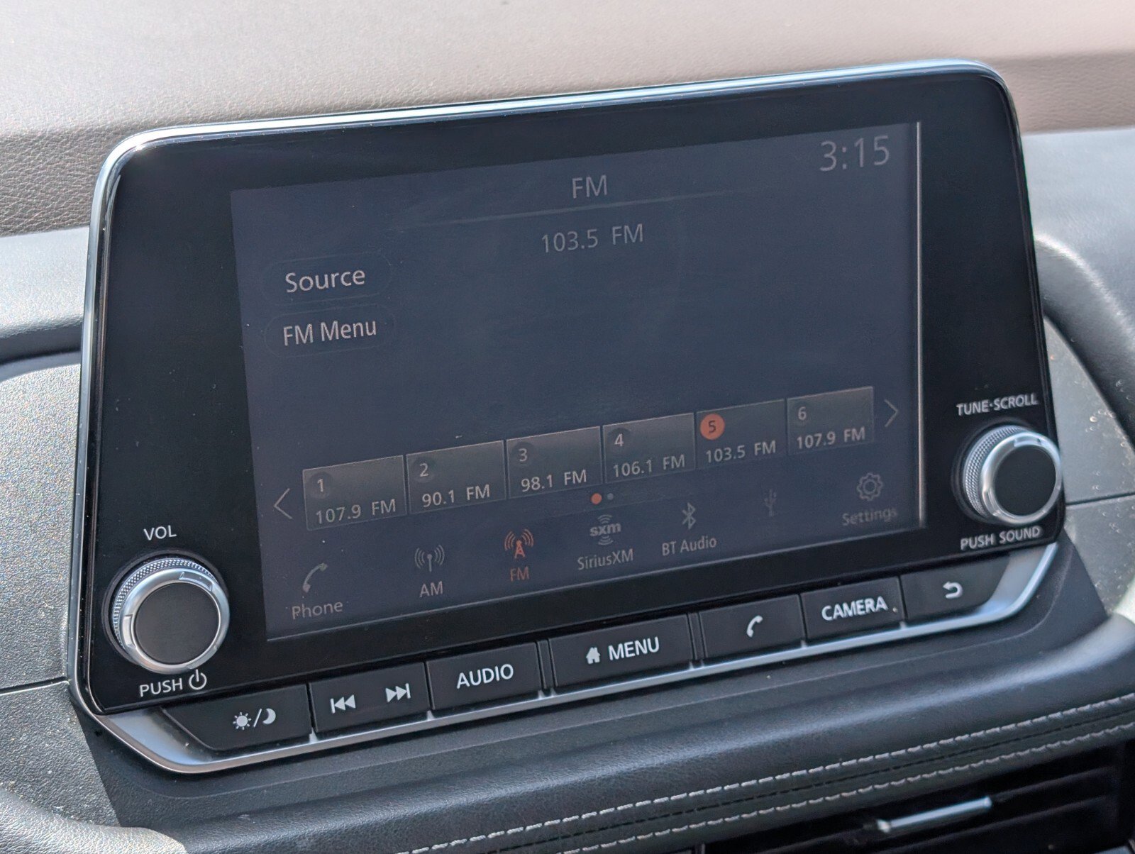 Used 2021 Nissan Rogue SV image 23