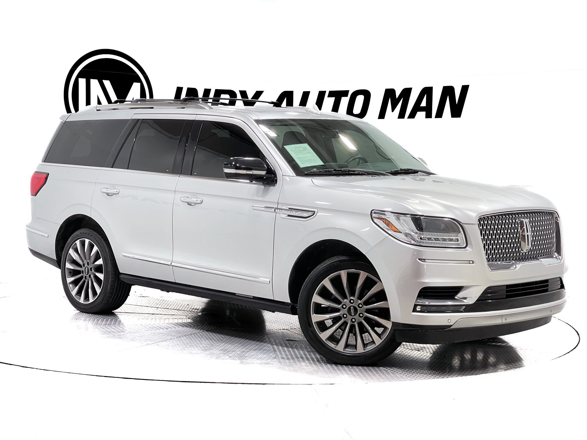 Used 2019 Lincoln Navigator Select AWD/4WD image 2
