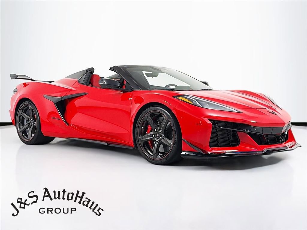 Used 2024 Chevrolet Corvette Z06 w/ Z07 Performance Package RWD image 1