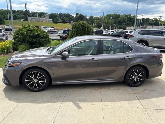 Used 2024 Toyota Camry SE FWD image 4
