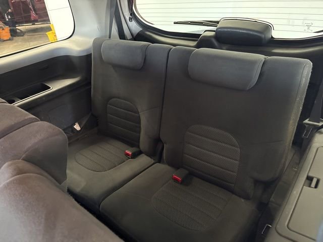 Used 2010 Nissan Pathfinder SE image 21