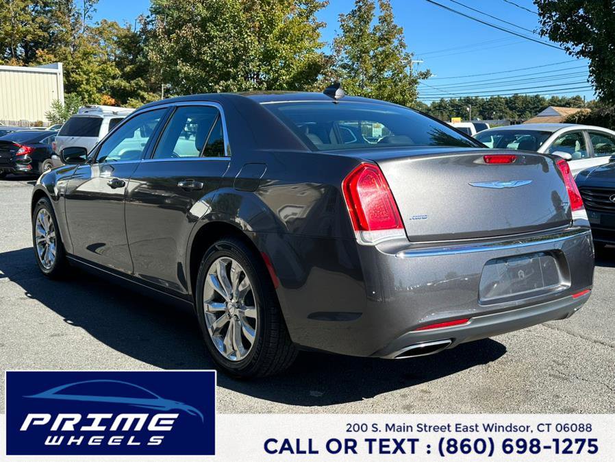 Used 2017 Chrysler 300 Limited w/ Value Package image 5