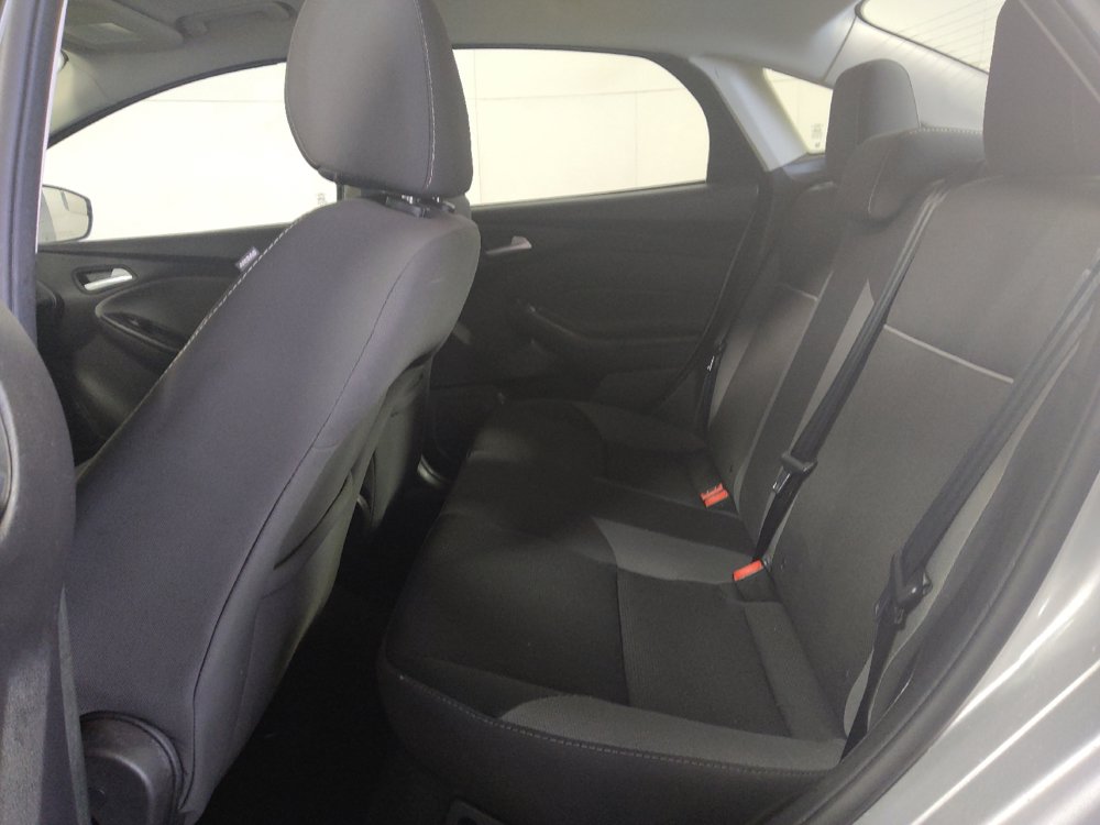 Used 2014 Ford Focus SE FWD image 18