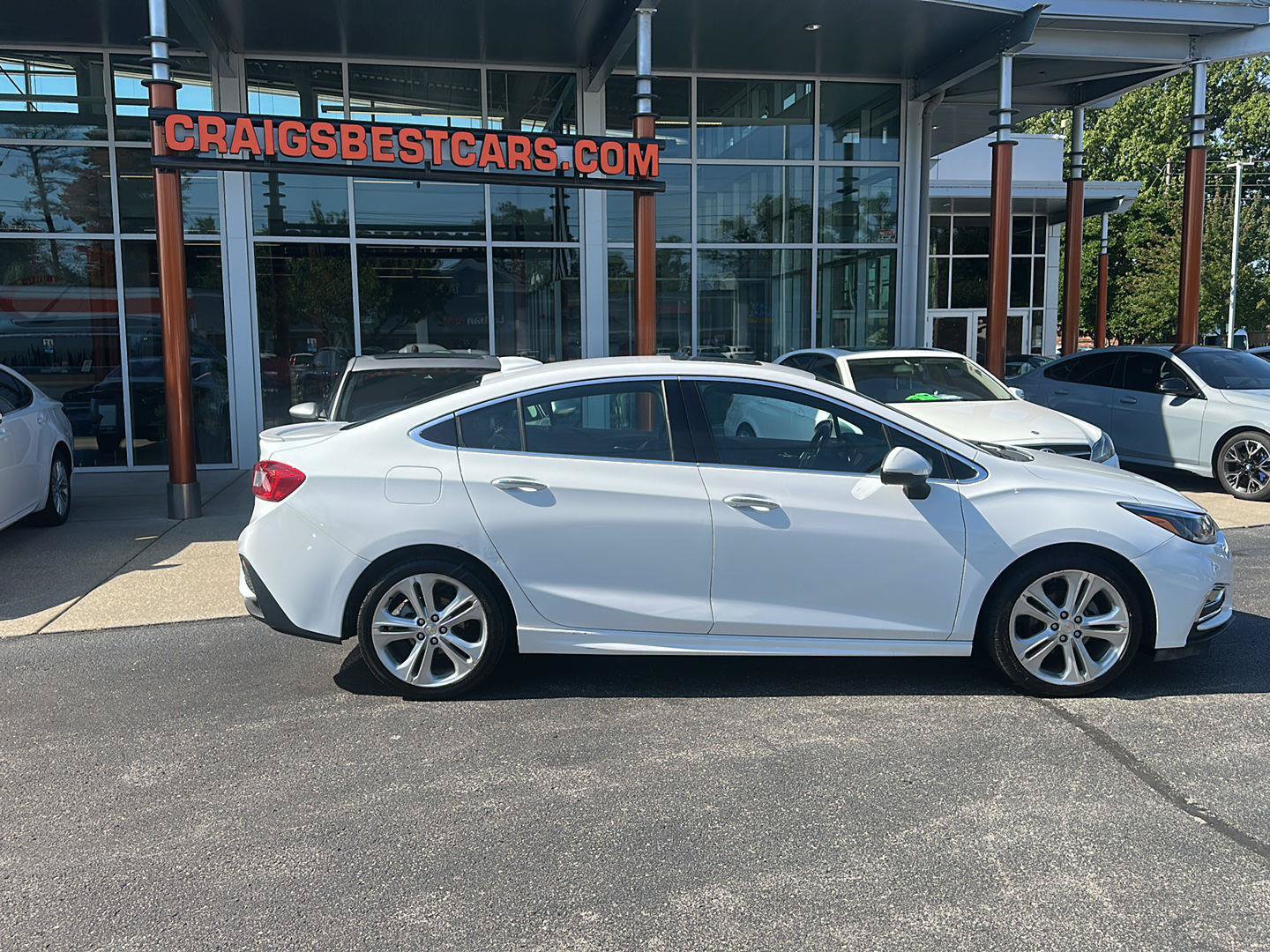 Used 2016 Chevrolet Cruze Premier FWD image 2