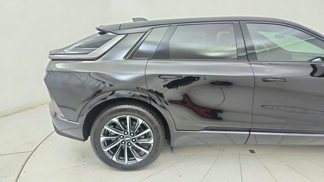 Used 2025 Cadillac Lyriq Sport AWD/4WD image 12