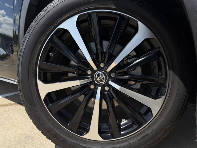 Used 2022 Toyota Highlander XSE FWD image 9