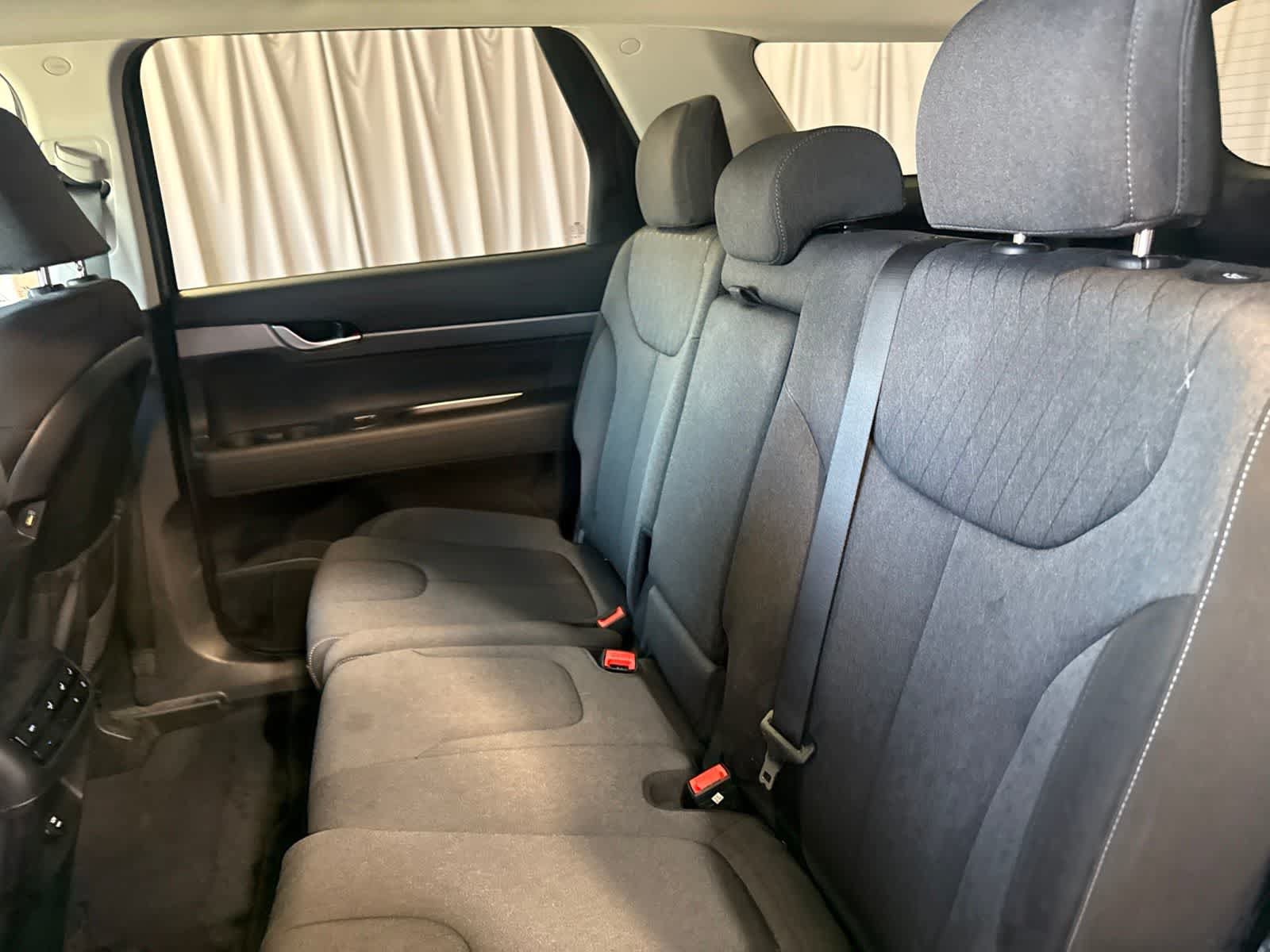 Used 2022 Hyundai Palisade SE AWD/4WD image 16