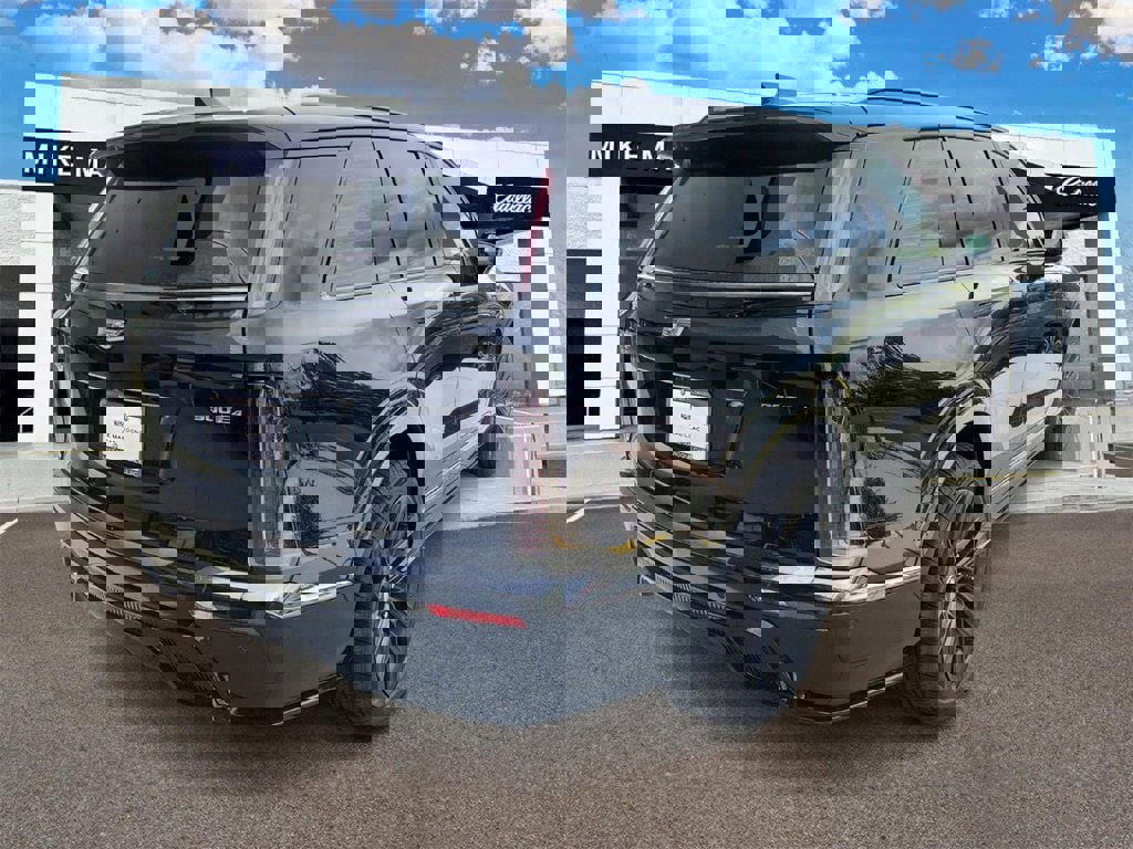 New 2026 Cadillac Vistiq Platinum image 3