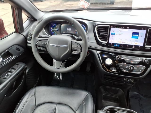 Used 2022 Chrysler Pacifica Touring-L w/ S Appearance Package image 16