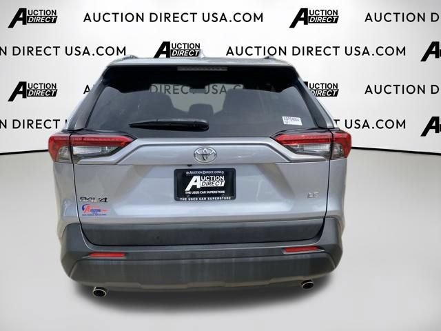 Used 2021 Toyota RAV4 LE FWD image 3