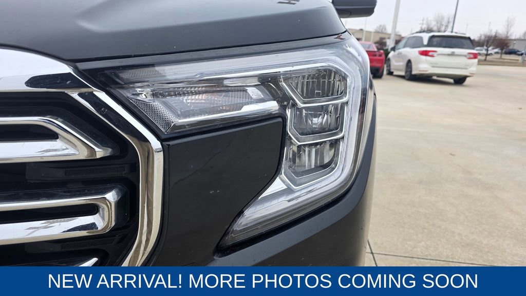 Used 2024 GMC Terrain SLT image 9