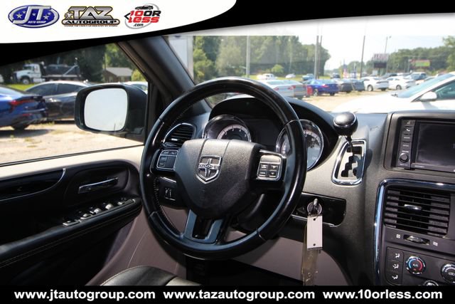 Used 2020 Dodge Grand Caravan SXT FWD image 18