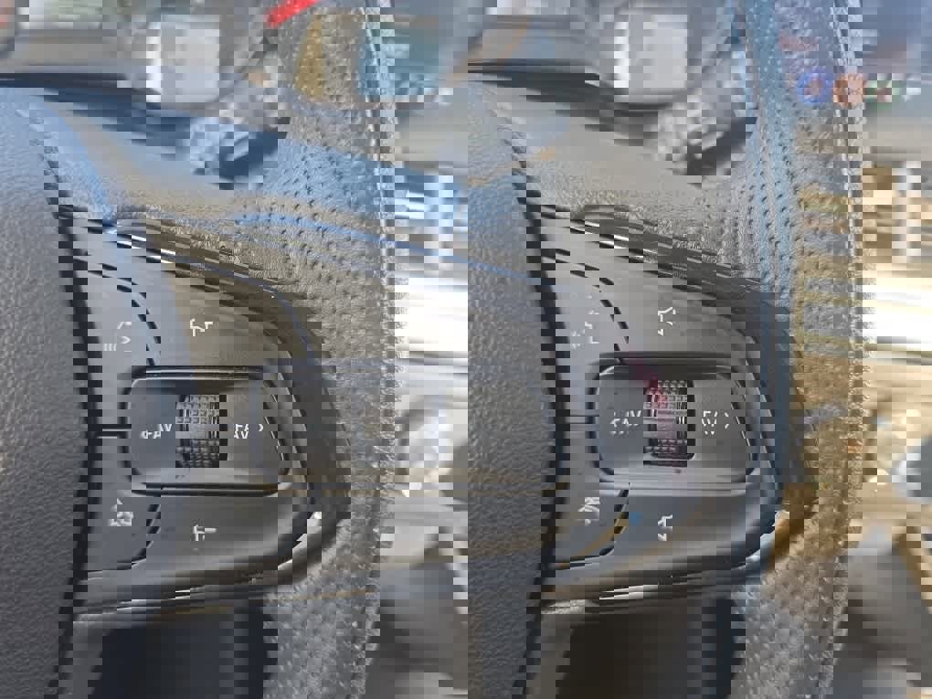 Used 2025 Chevrolet Trax LS w/ LS Convenience Package image 13