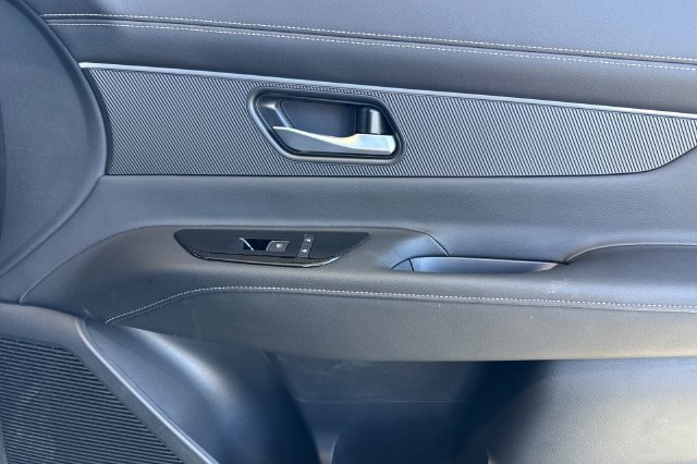 Certified 2025 Nissan Murano SV FWD image 21