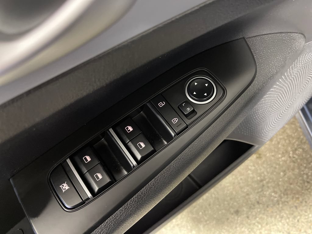 Used 2023 Kia Forte LXS FWD image 18