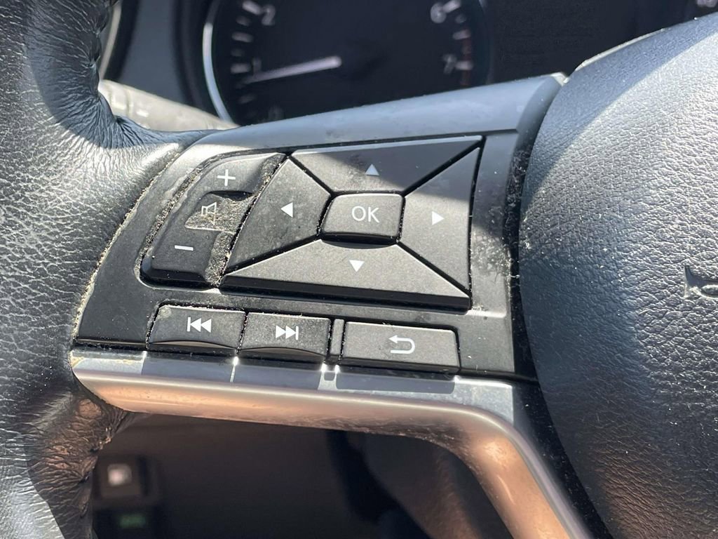 Used 2018 Nissan Rogue SL w/ Premium Package FWD image 23