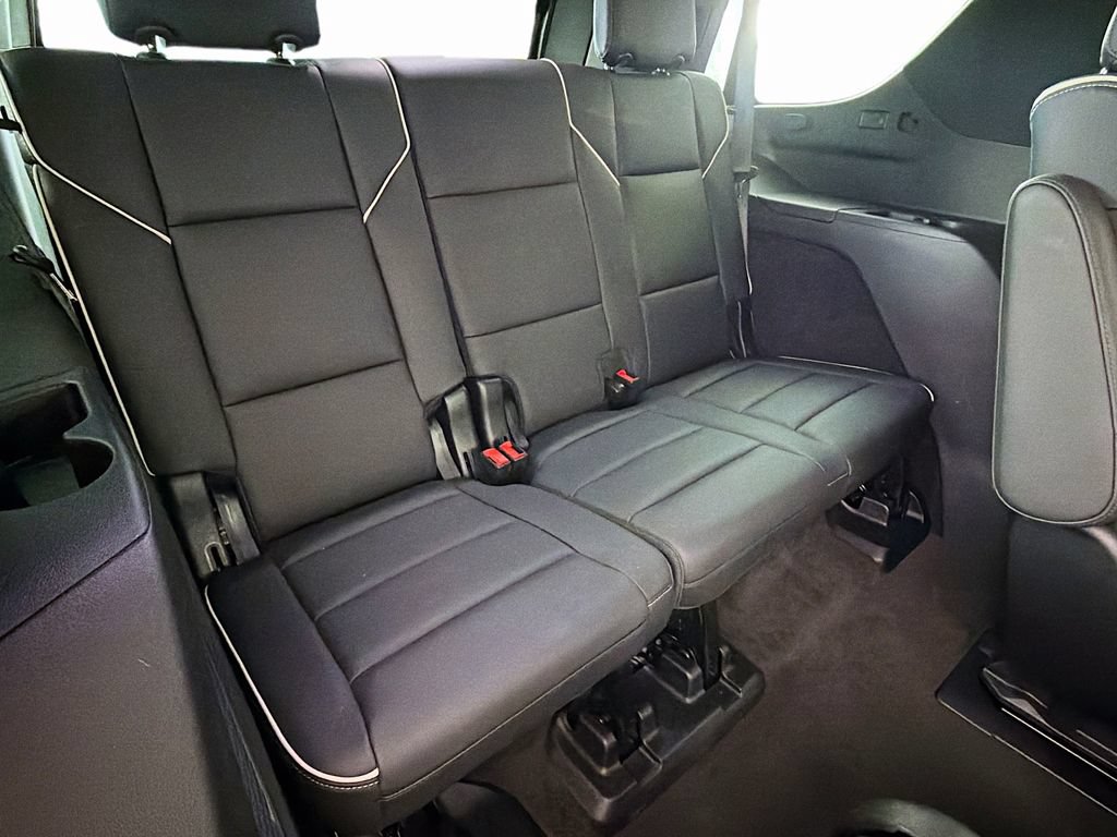 Used 2024 Cadillac Escalade Premium Luxury w/ Performance Package AWD/4WD image 32