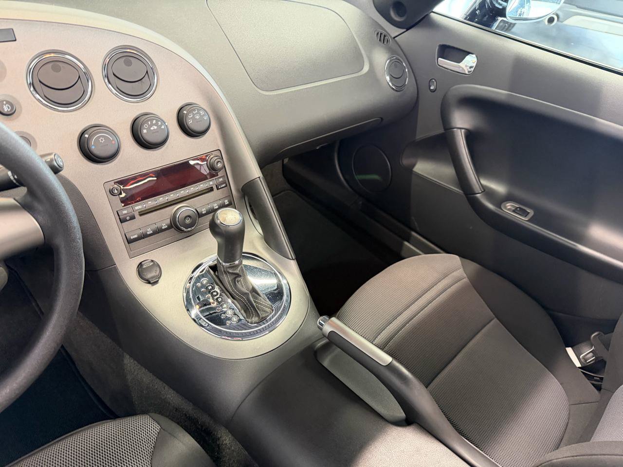 Used 2008 Pontiac Solstice Convertible w/ Preferred Package RWD image 19