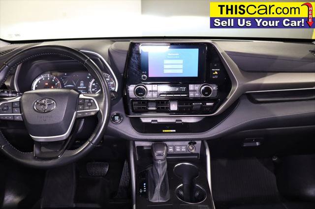 Used 2023 Toyota Highlander XLE image 22