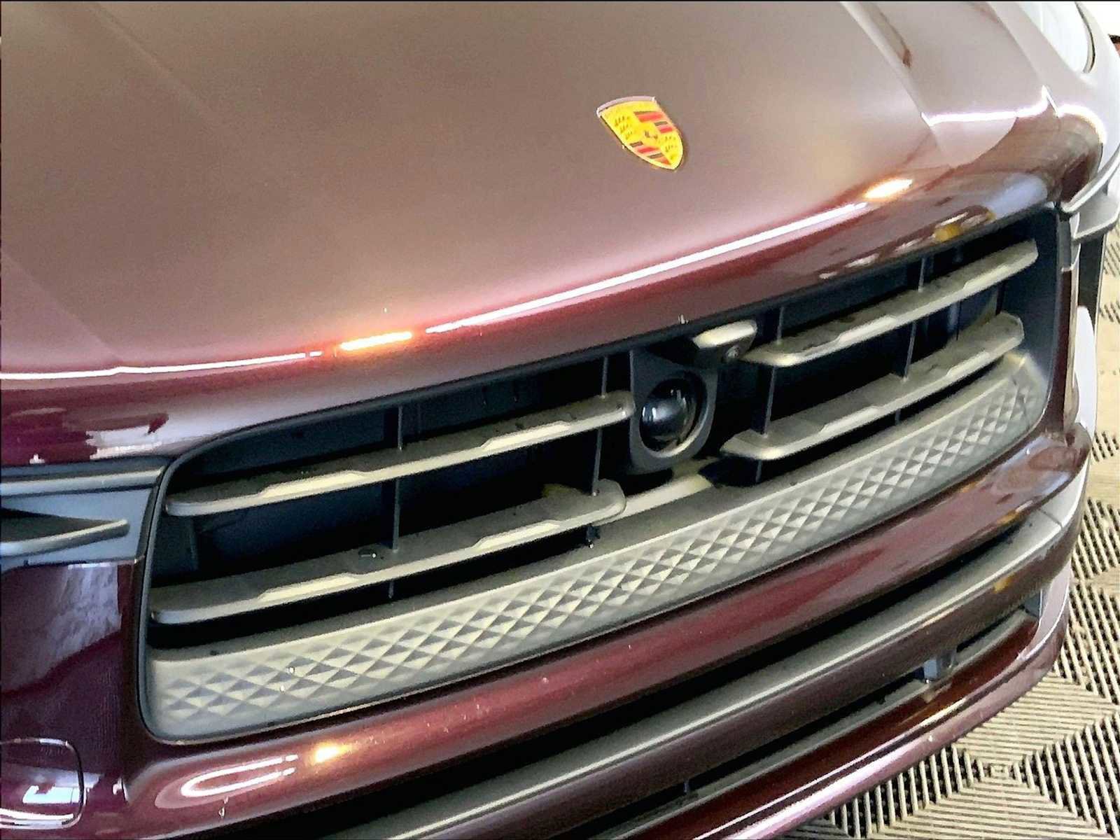 Certified 2023 Porsche Macan image 34