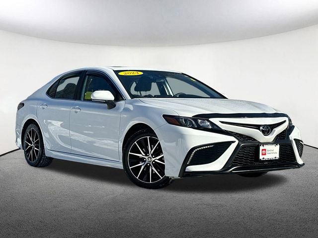 Used 2024 Toyota Camry SE FWD image 2