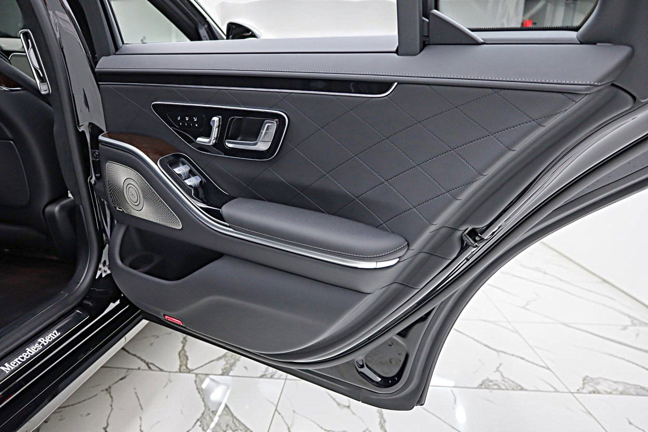 Used 2023 Mercedes-Benz S 580 4MATIC Sedan image 44