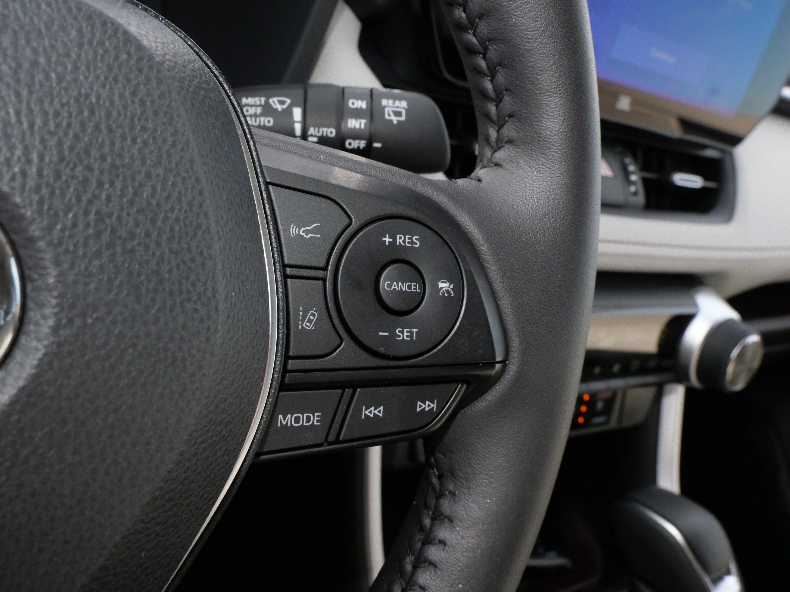 Certified 2025 Toyota RAV4 Limited AWD/4WD image 25