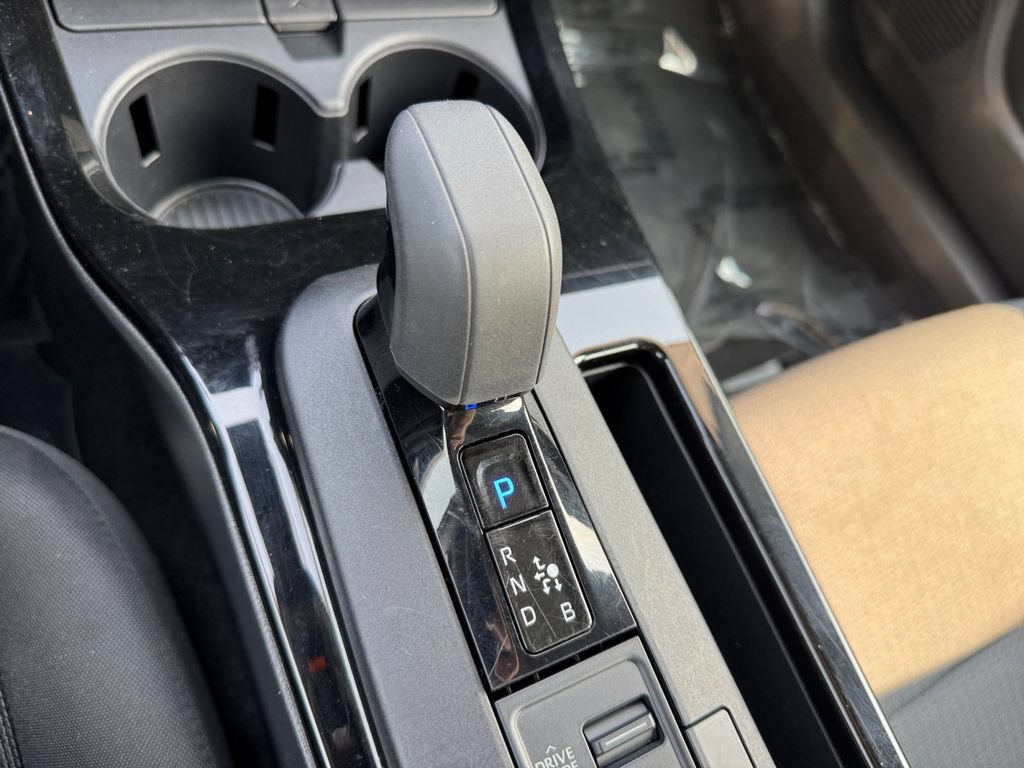 Certified 2024 Toyota Prius LE FWD image 25