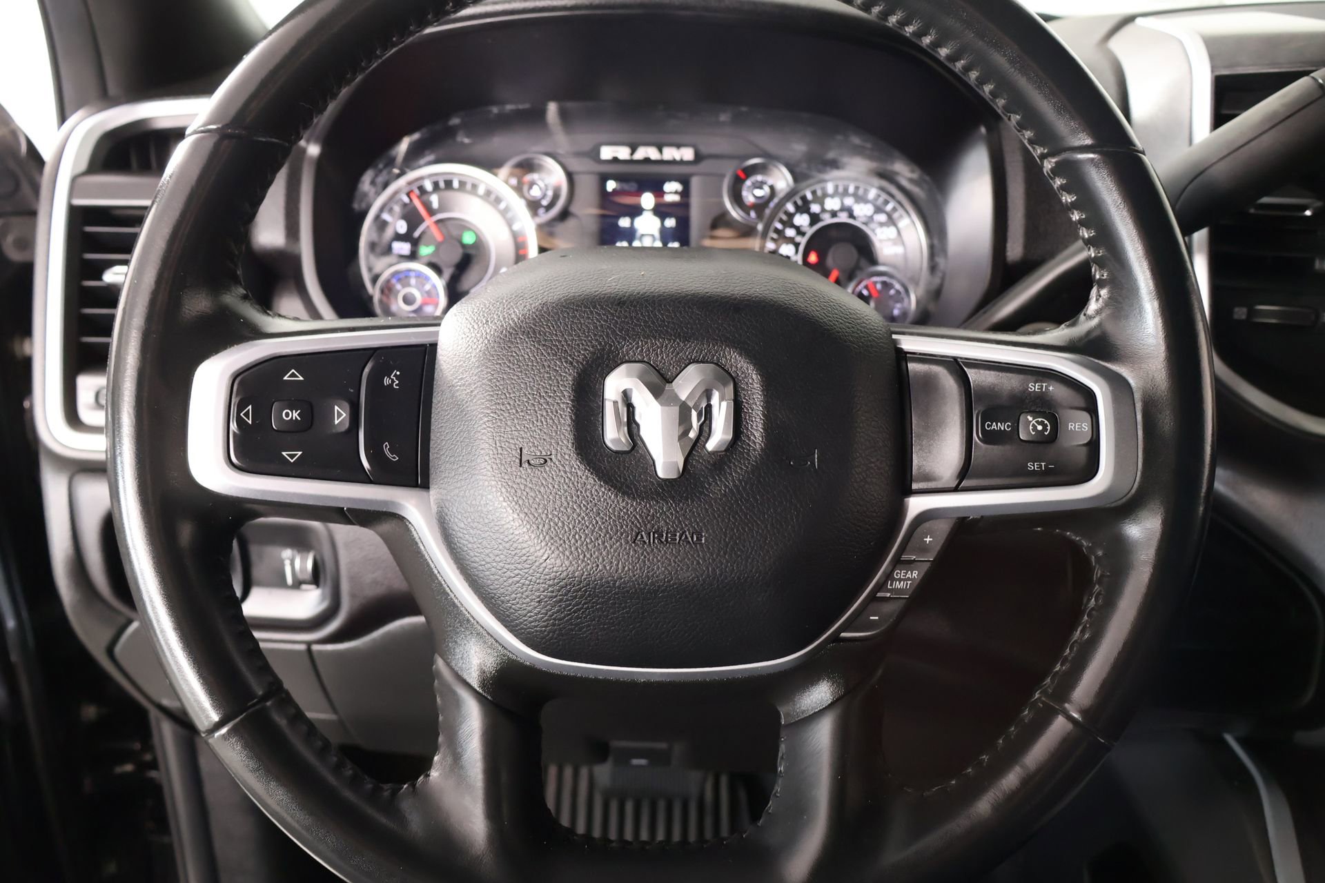 Used 2023 RAM 2500 Big Horn w/ Night Edition AWD/4WD image 3