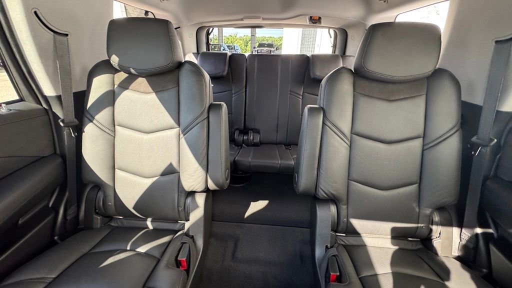 Used 2019 Cadillac Escalade Luxury AWD/4WD image 33