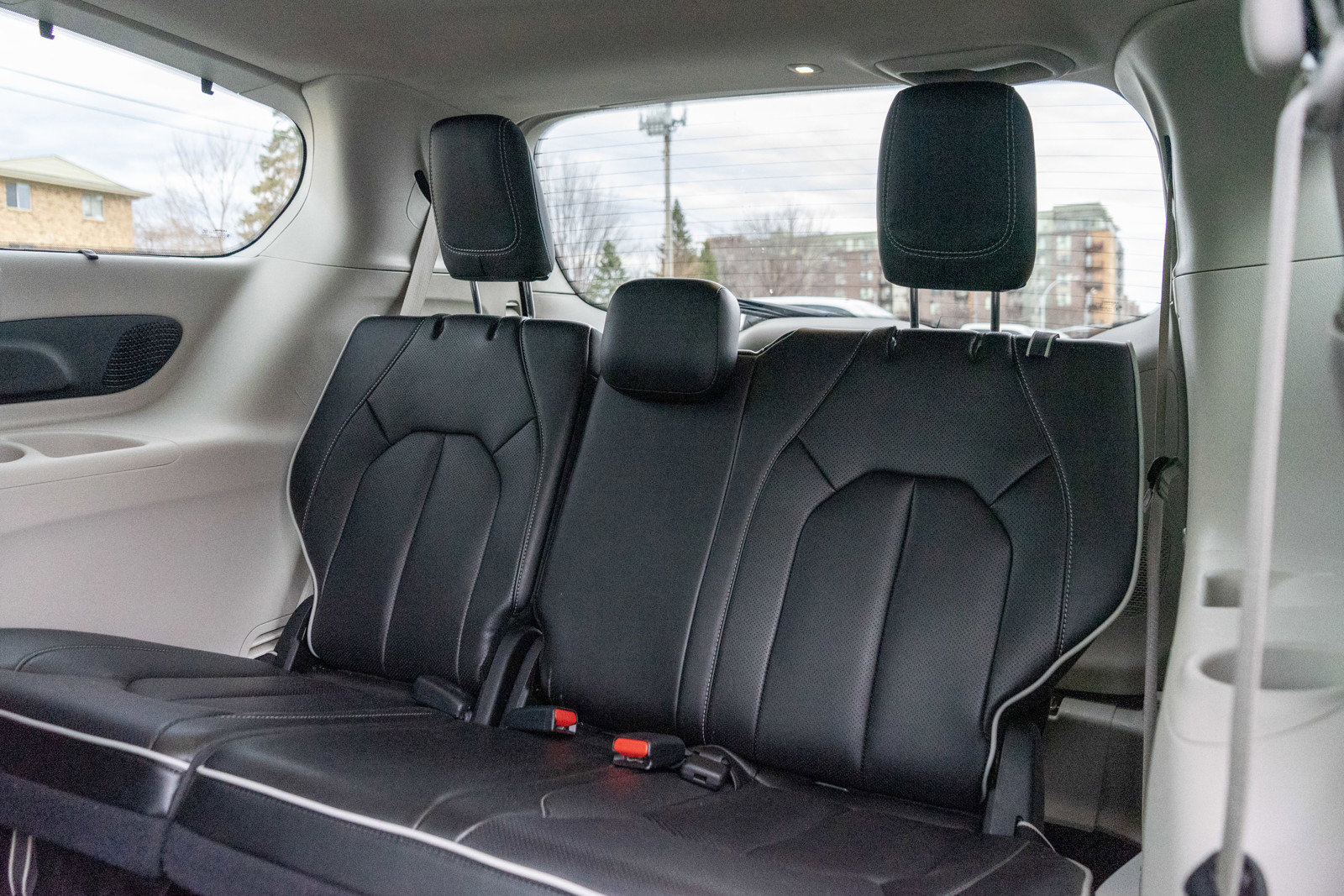 Used 2023 Chrysler Pacifica Limited image 31