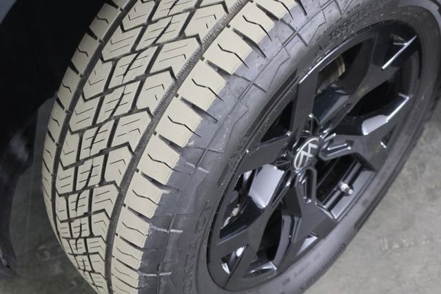 Used 2025 Volkswagen Atlas Peak Edition SE image 46