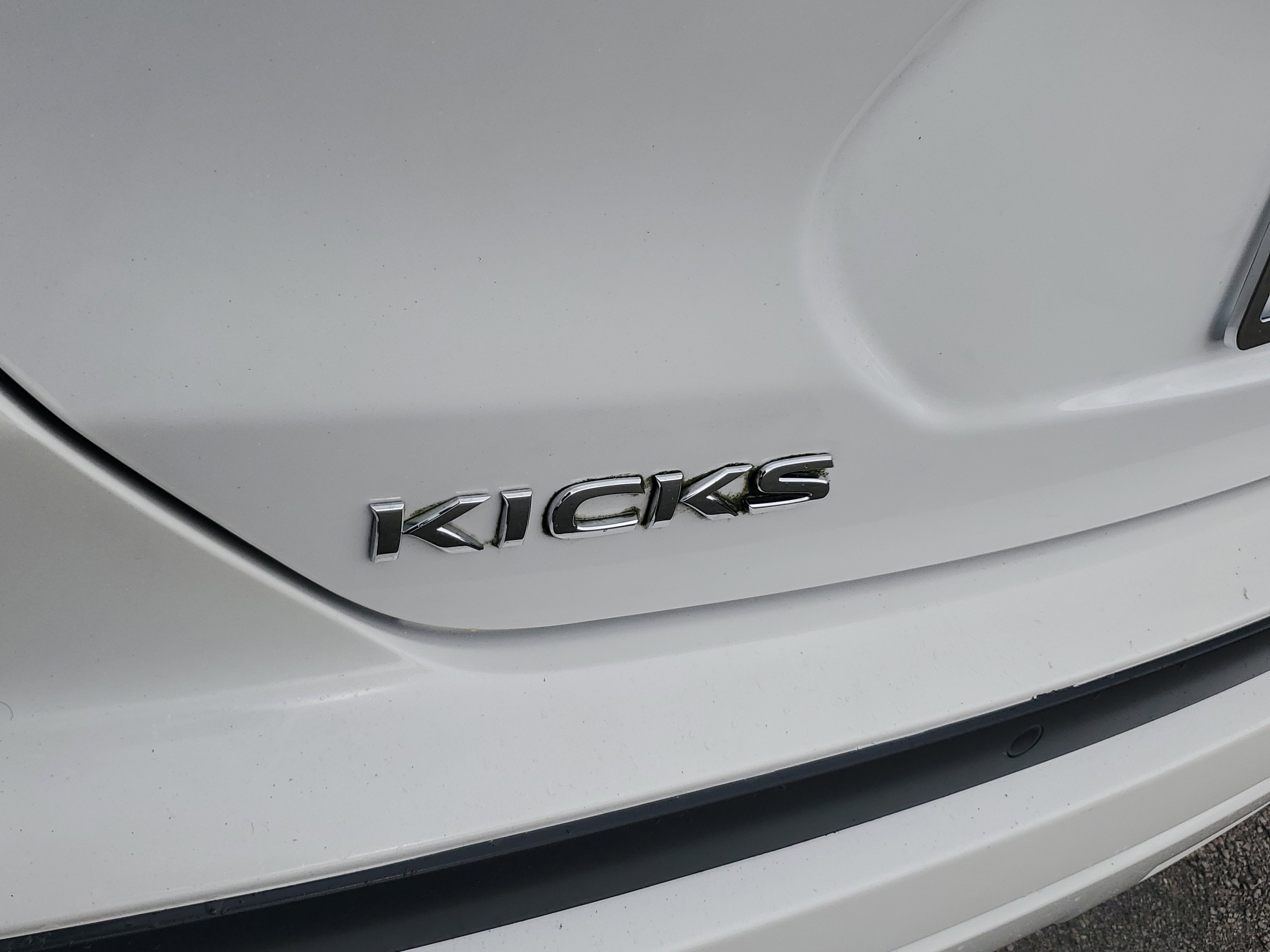 Used 2023 Nissan Kicks SV image 30