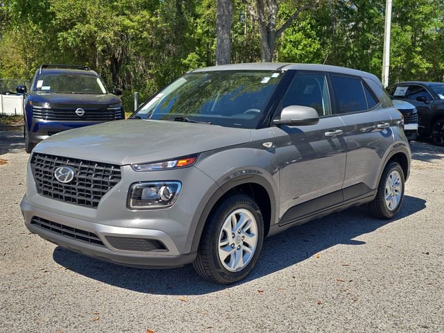 Used 2023 Hyundai Venue SE image 4