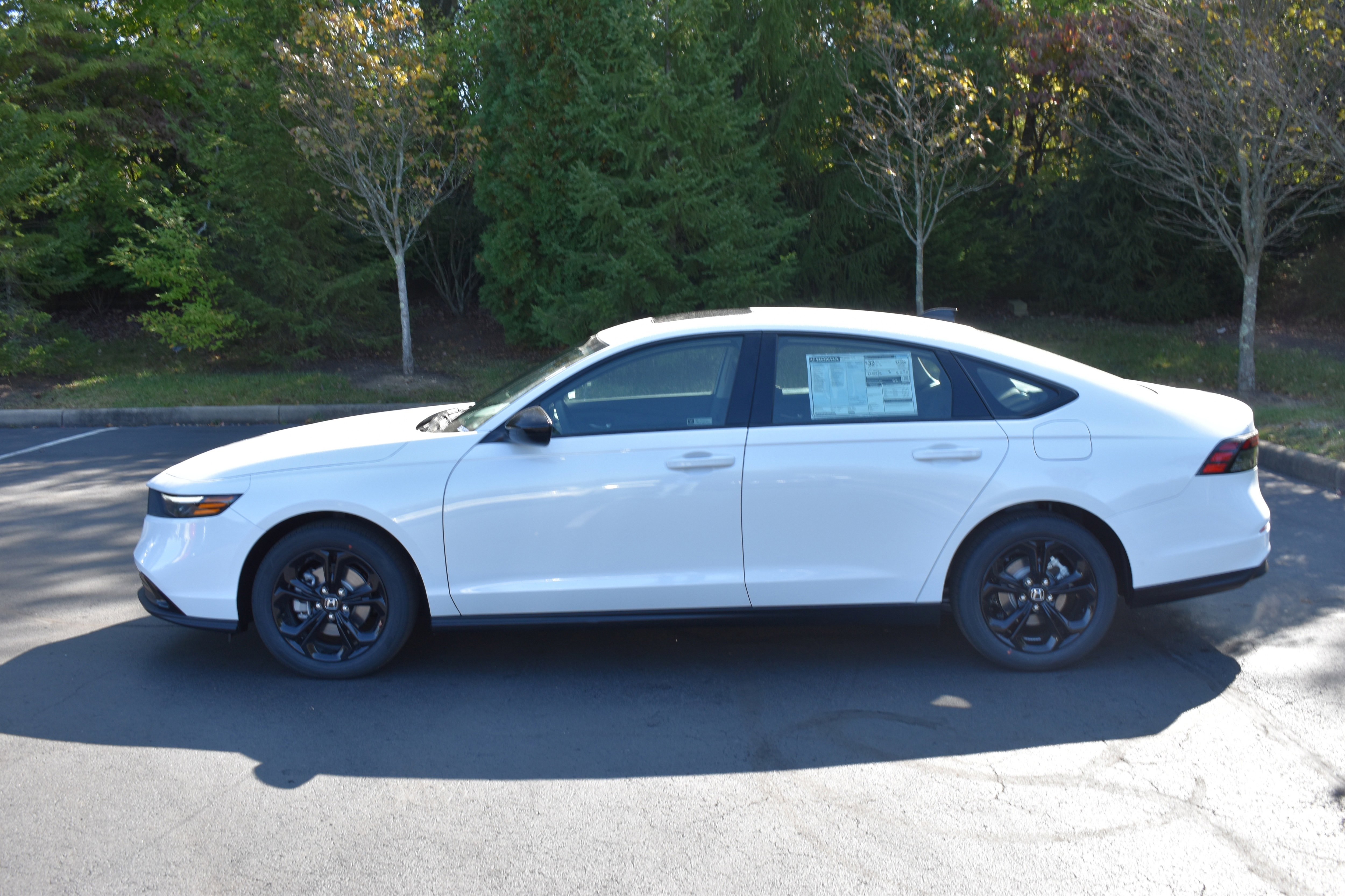 New 2025 Honda Accord SE image 4