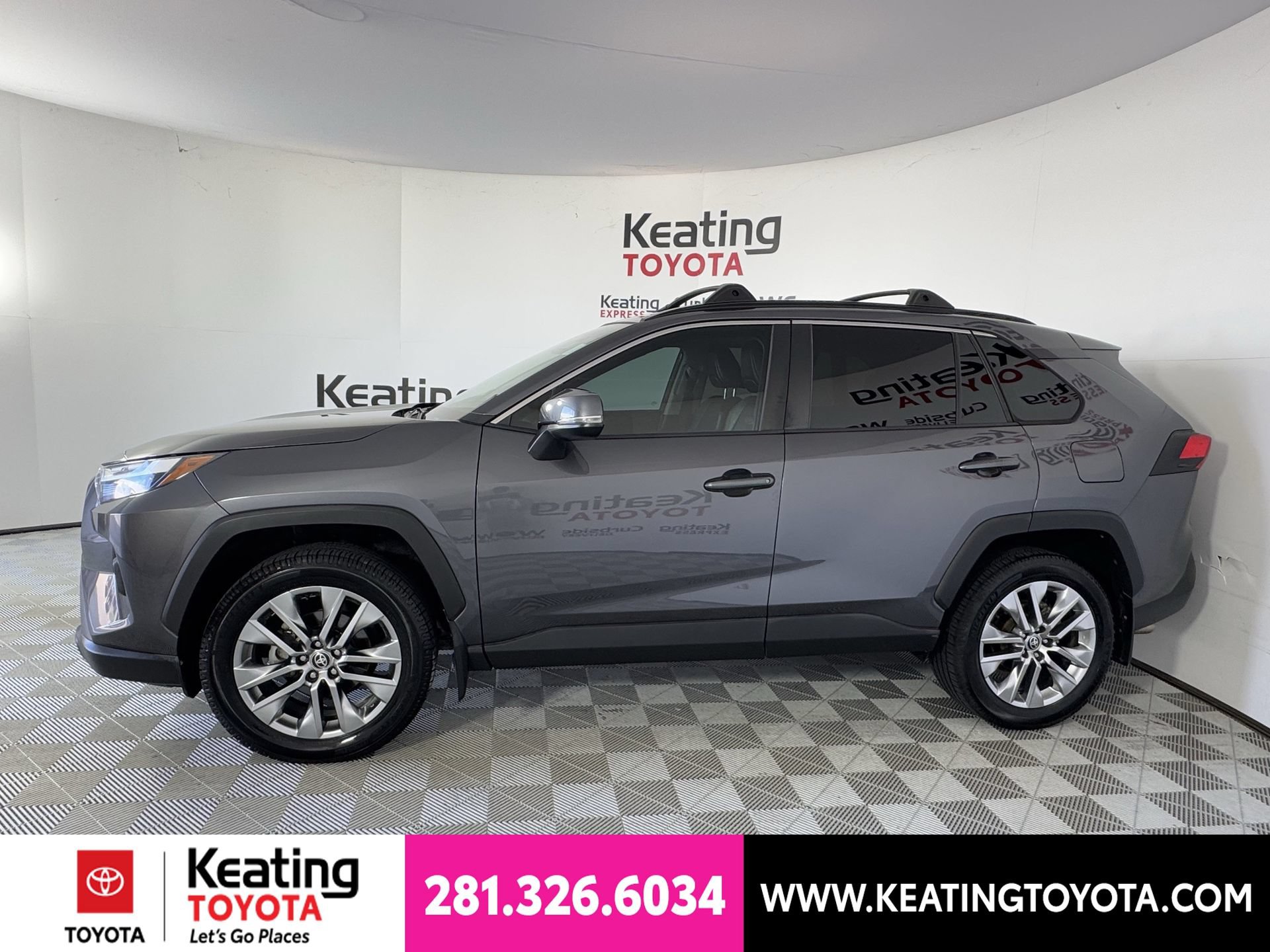 Used 2022 Toyota RAV4 XLE Premium FWD image 8