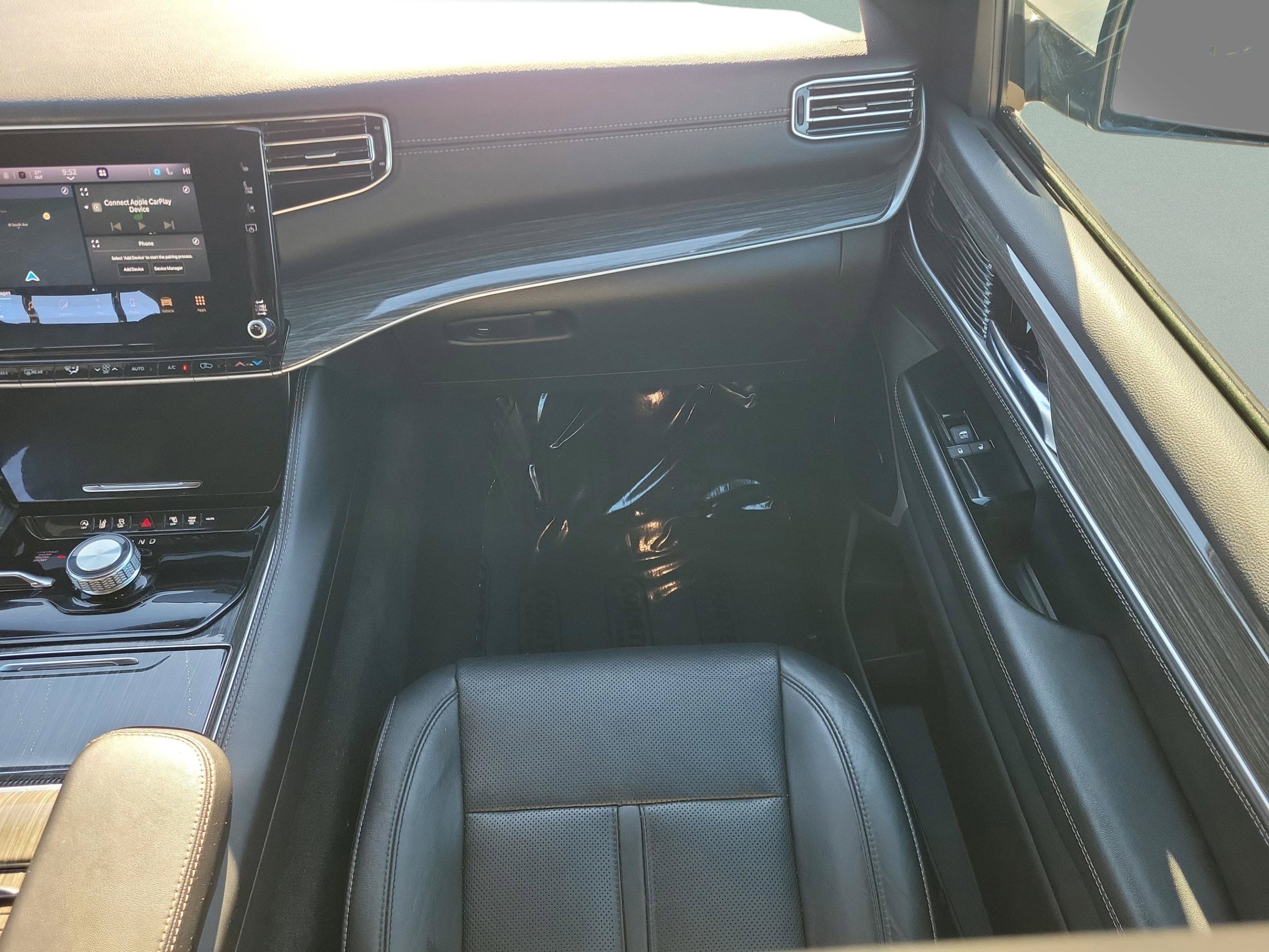 Used 2022 Jeep Wagoneer Series II AWD/4WD image 16