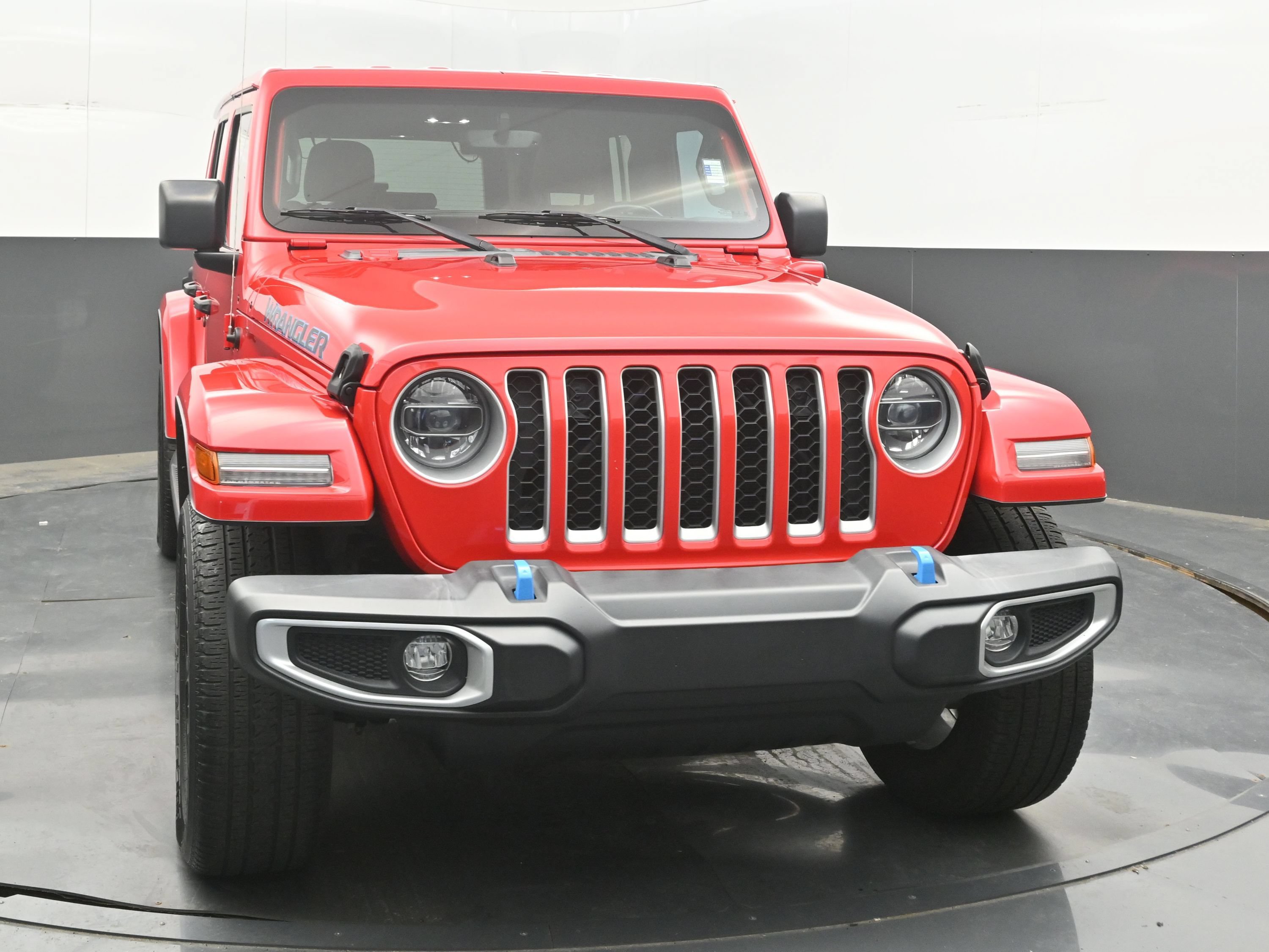 Used 2022 Jeep Wrangler Unlimited Sahara w/ Cold Weather Group AWD/4WD image 3