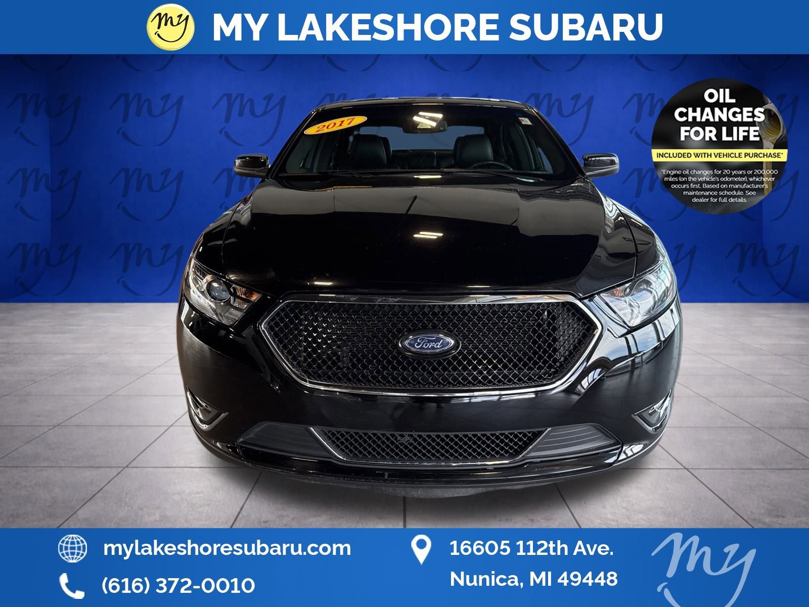 Used 2017 Ford Taurus SHO image 2