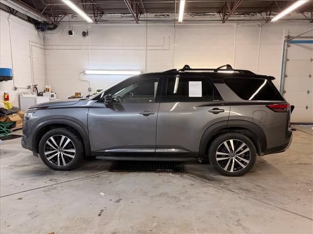 Used 2023 Nissan Pathfinder Platinum w/ Lighting Package (N93) AWD/4WD image 8