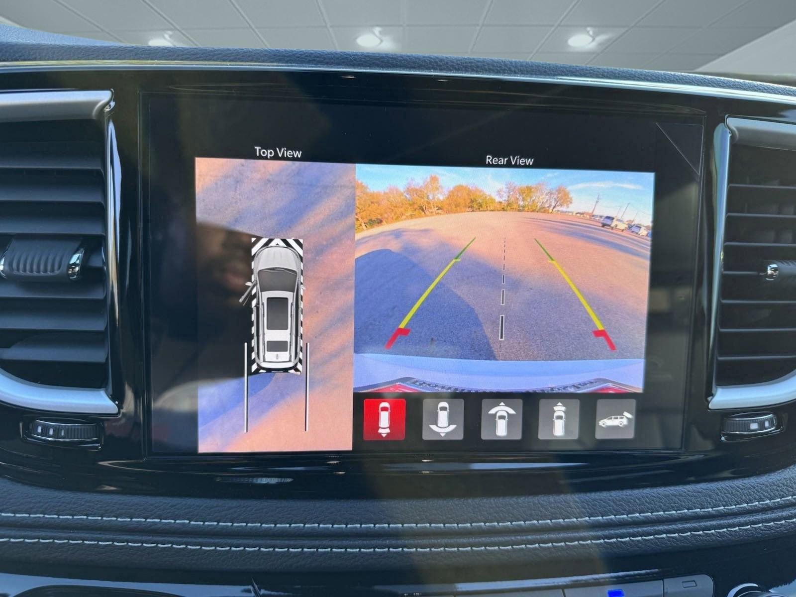 New 2024 Chrysler Pacifica Limited w/ Uconnect Theater Family Group image 22