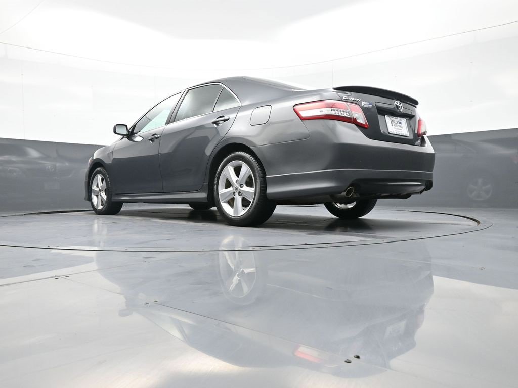 Used 2011 Toyota Camry SE image 32