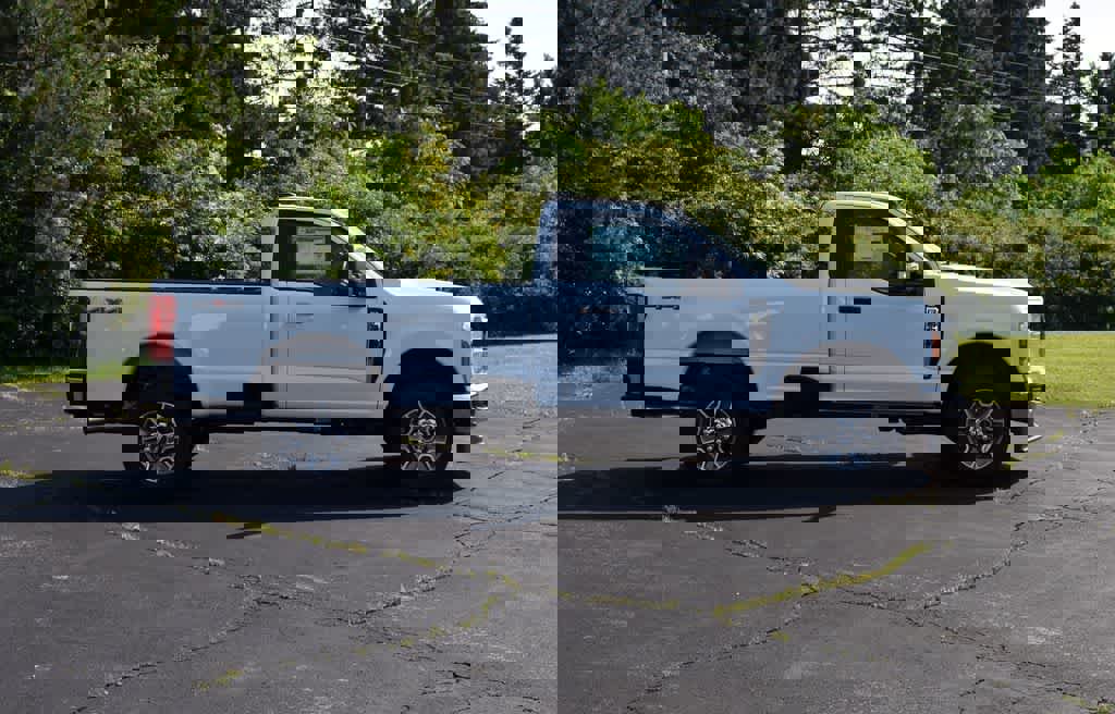 New 2025 Ford F350 XLT image 2