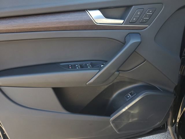 Used 2024 Audi Q5 2.0T Premium w/ Convenience Package image 22