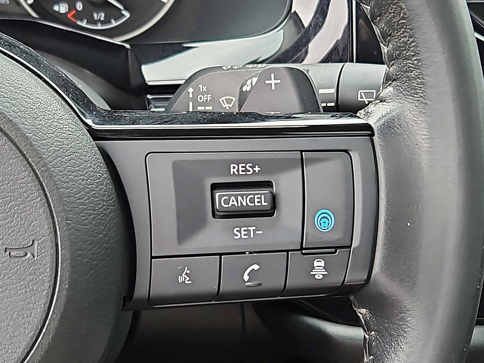 Used 2022 Nissan Pathfinder SL w/ SL Premium Package FWD image 24