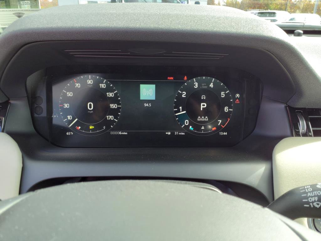 Used 2025 Land Rover Discovery Sport S image 18