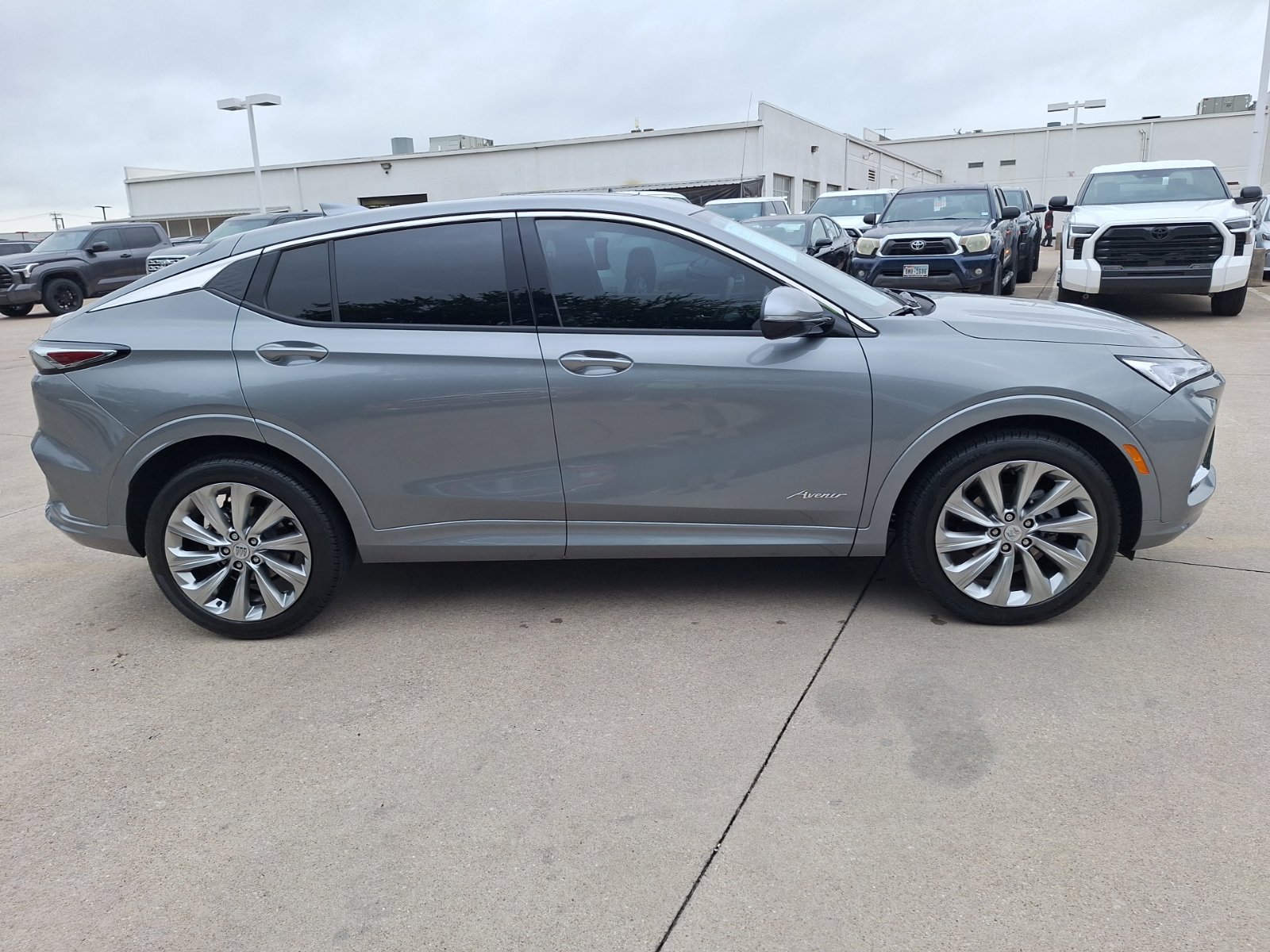 Used 2025 Buick Envista Avenir FWD image 7