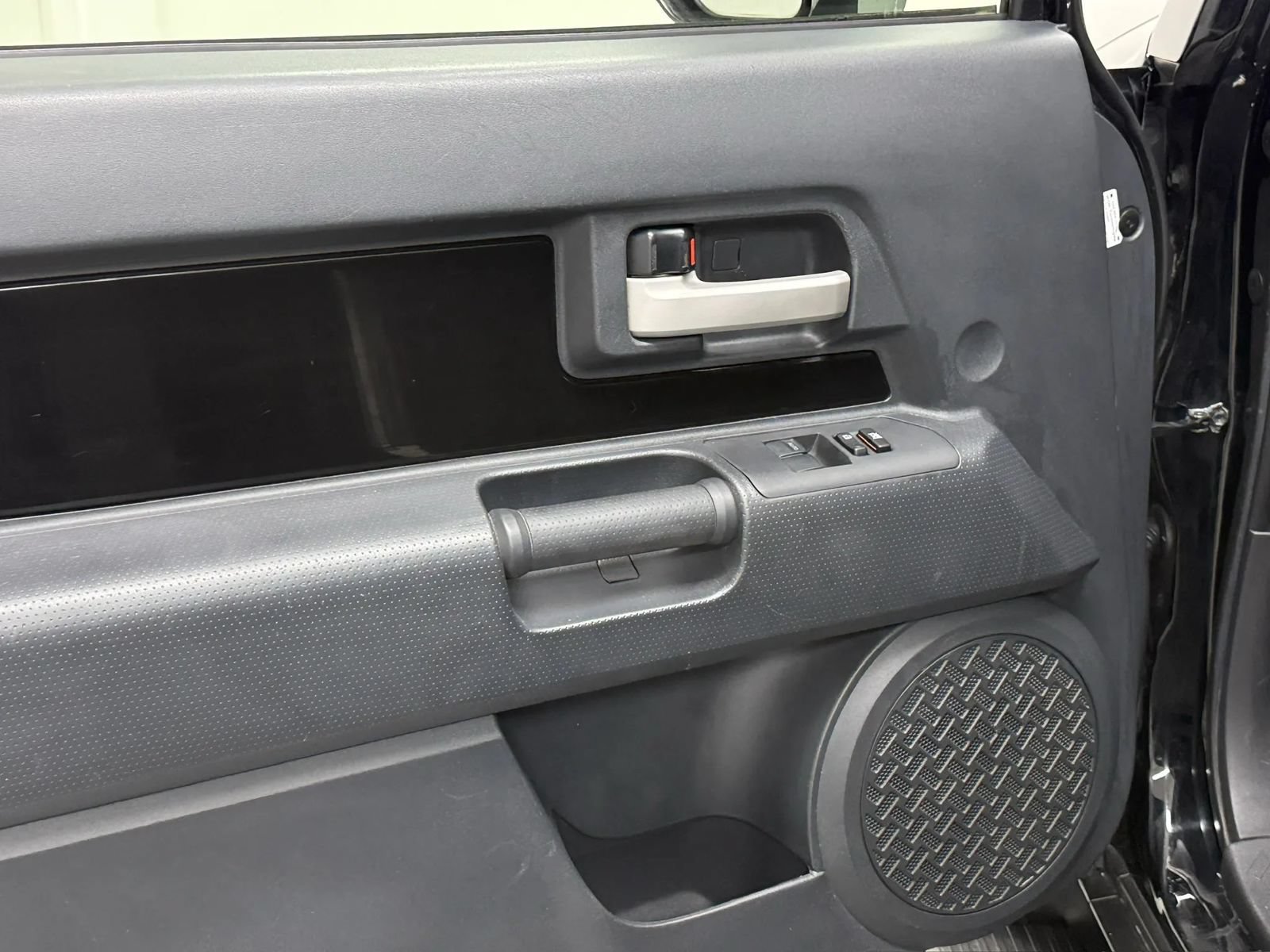 Used 2014 Toyota FJ Cruiser 4WD w/ Upgrade Package image 31